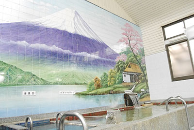 富士山の絵が描かれた銭湯